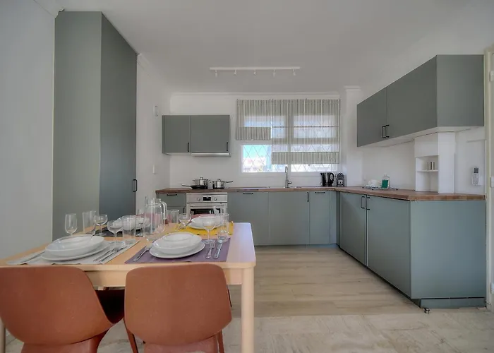 Immogroom - Cosy Apartment - Terrace - Ac - Wifi