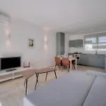 Immogroom - Cosy Apartment - Terrace - Ac - Wifi